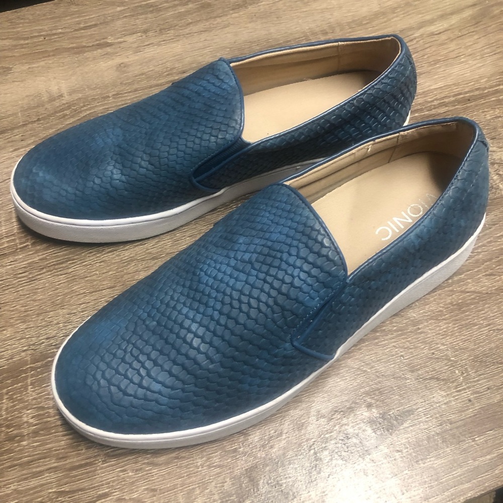 VIONIC blue snake print slip on casual sneaker shoes